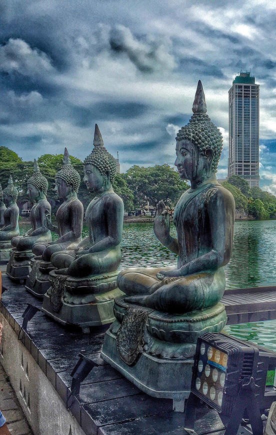 Colombo 7 Buddhas